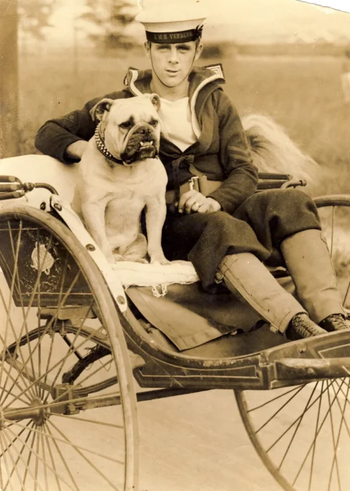b_1762_bondi_with_sailor_on_rickshaw31f94d8